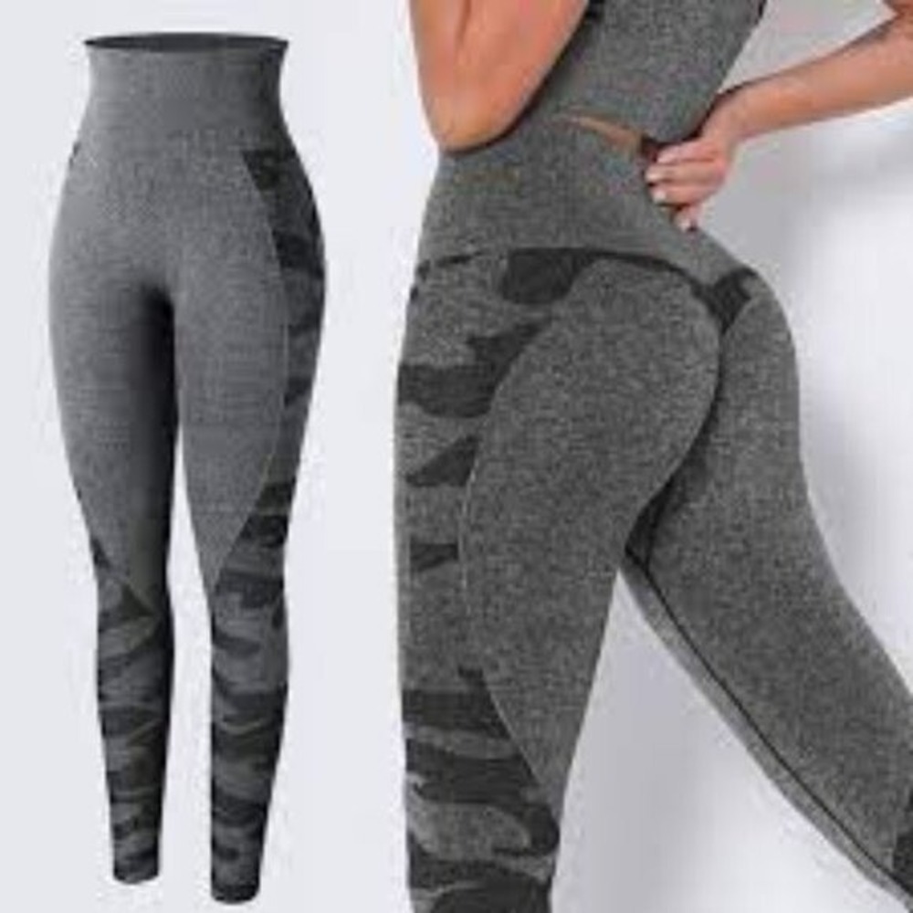 Maddison Maze leggings Size medium